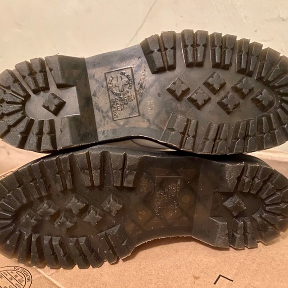 Dr. Martens 1460 BEX Boot - Picture 2 of 3